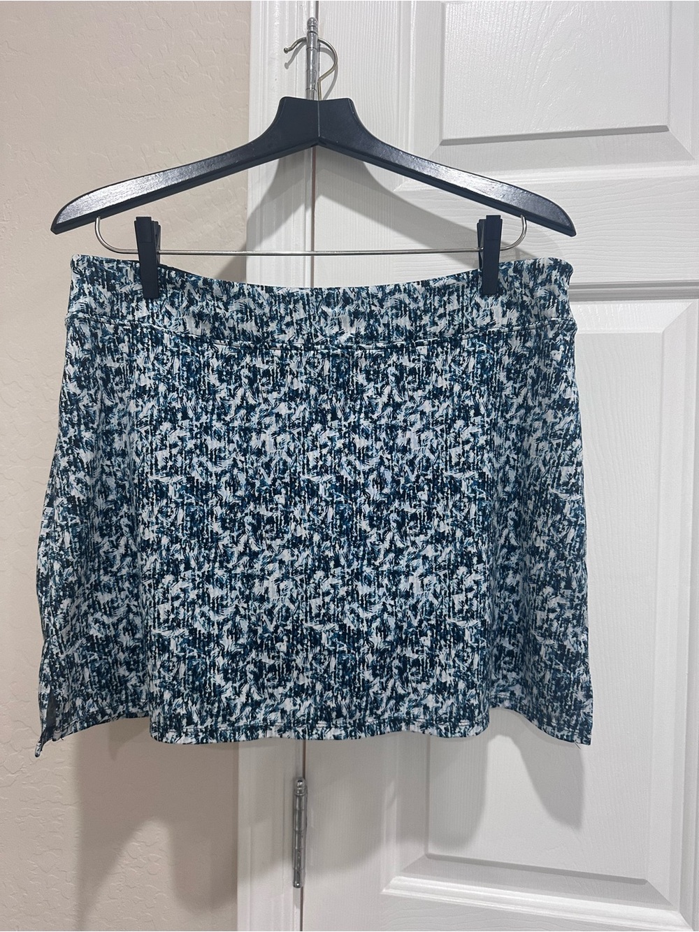 Tranquility Women's Blue and White Patterned Skirt w/shorts
